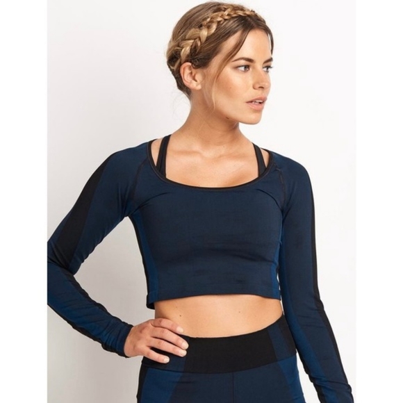 NWOT Under Armour x Misty Copeland Black & Blue Striped Long Sleeve Crop Top - Picture 2 of 10